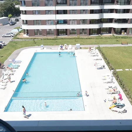 Lyusi South Heated Pool & Parking Апартаменти