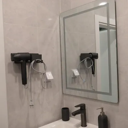 Lyusi South Heated Pool & Parking Апартаменти *