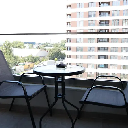 Апартаменти Lyusi South Heated Pool & Parking *