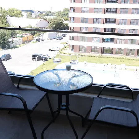 Lyusi South Heated Pool & Parking Апартаменти